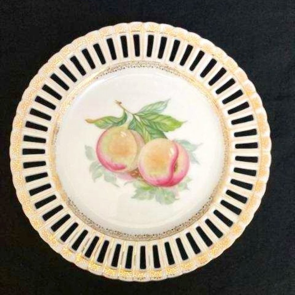 Vintage Ucagco Porcelain Ceramic Fruit‎ Plate Peaches Reticulated Gilded Japan